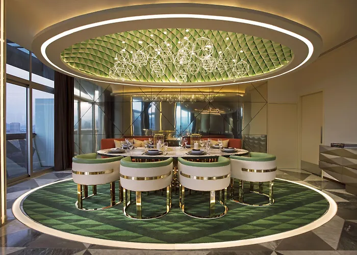 W Hotel 5*